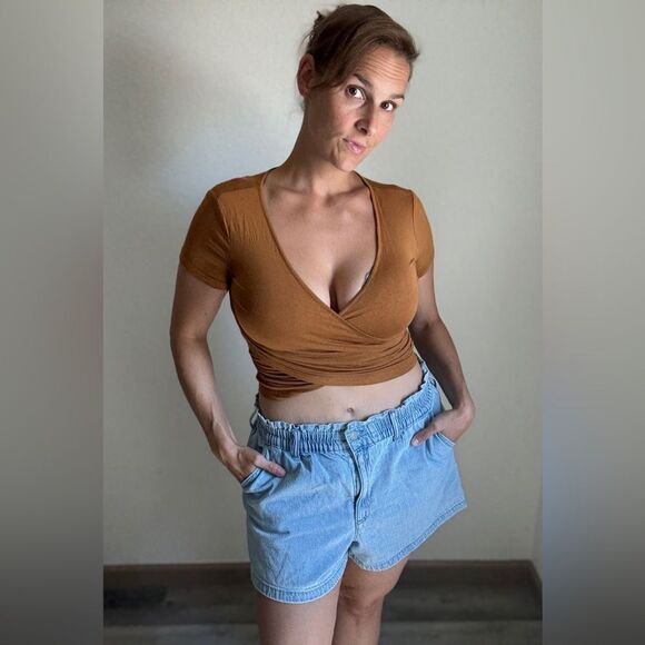Deep V Surplice Crop Top Medium Amber Caramel Going Out - Picture 3 of 10